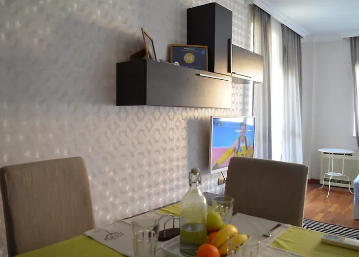 3 In Complex Splendid Lägenhet