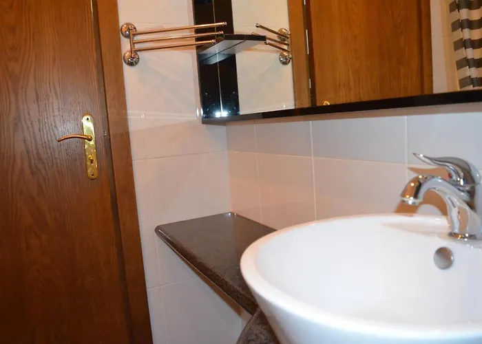 3 In Complex Splendid * Saints Constantine and Helena