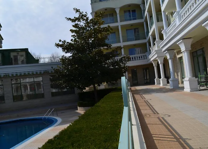 3 In Complex Splendid Lägenhet Saints Constantine and Helena