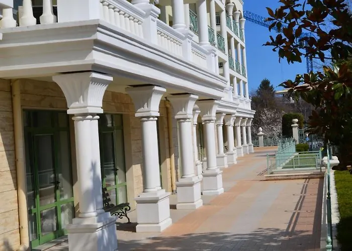 3 In Complex Splendid Lägenhet Saints Constantine and Helena