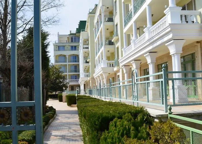 3 In Complex Splendid Lägenhet