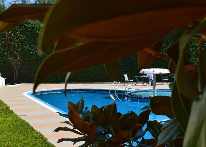 3 In Complex Splendid Saints Constantine and Helena